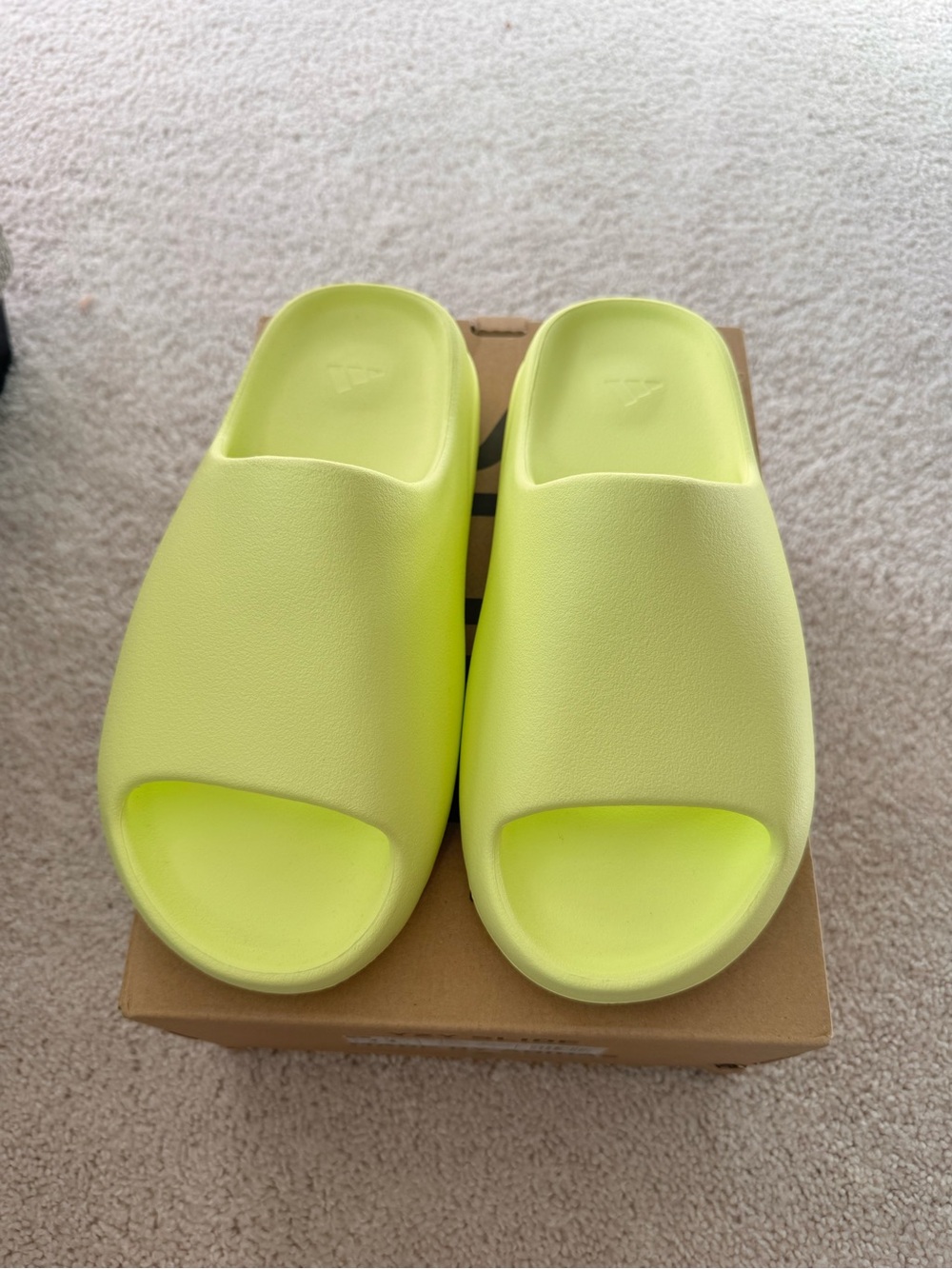 adidas Yeezy Slide ‘Glow Green’ Slides size 11